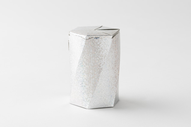 メタリックな質感